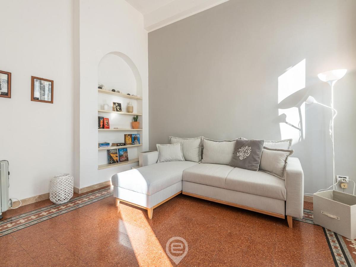 Mirabel Apartment - Wonderful Flat In City Center Cagliari Buitenkant foto