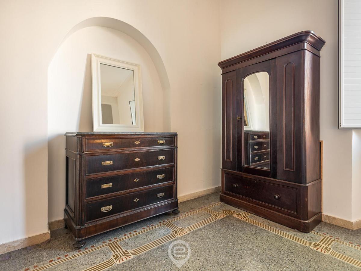 Mirabel Apartment - Wonderful Flat In City Center Cagliari Buitenkant foto