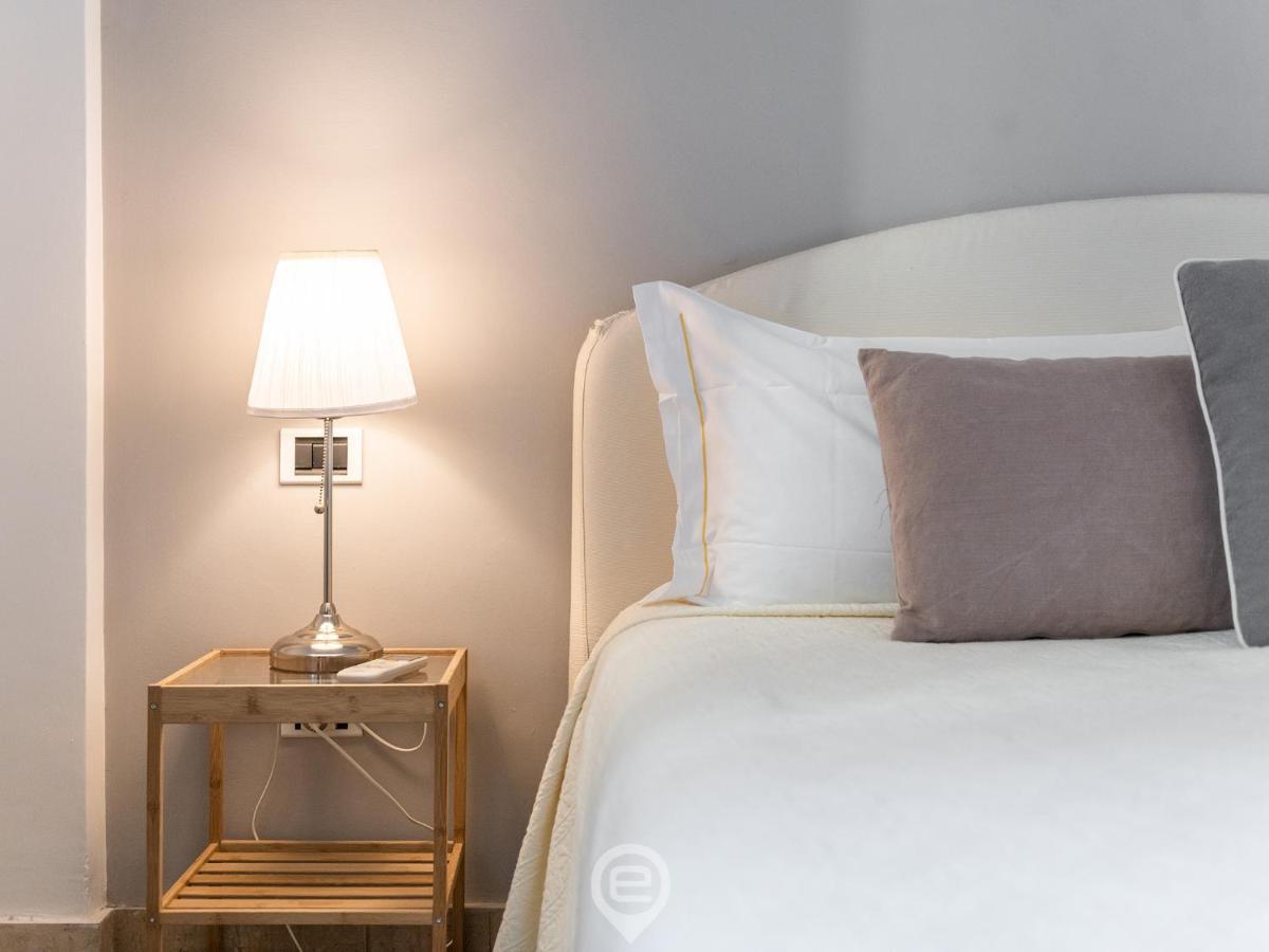Mirabel Apartment - Wonderful Flat In City Center Cagliari Buitenkant foto