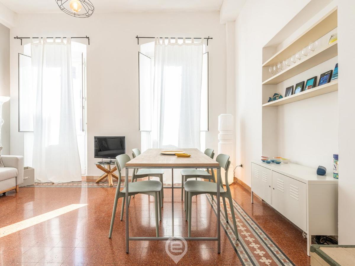 Mirabel Apartment - Wonderful Flat In City Center Cagliari Buitenkant foto